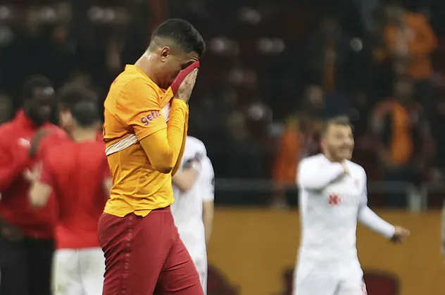 Galatasaray'da Mostafa Mohamed krizi! Gemileri tamamen yaktı