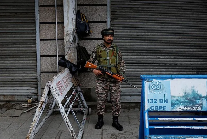 Pakistan’da uçuşlar normale döndü