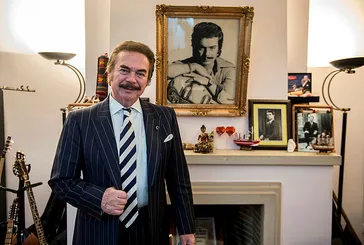 Orhan Gencebay deprem felaketi sonrası içindekileri satırlarına döktü Ey vatanım ekmeğimsin namusumsun sen benim cennetimsin