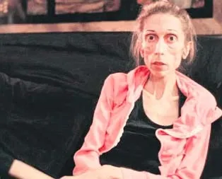 Zayıflığından ameliyat olamıyor