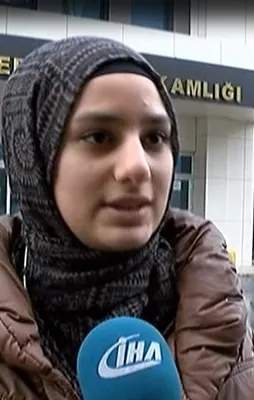 Başörtülü genç kıza minibüste çirkin saldırı