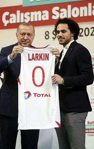 Shane Larkin Instagram'dan açıkladı: Türkçe isim seçmem gerekseydi Şahin'i seçerdim