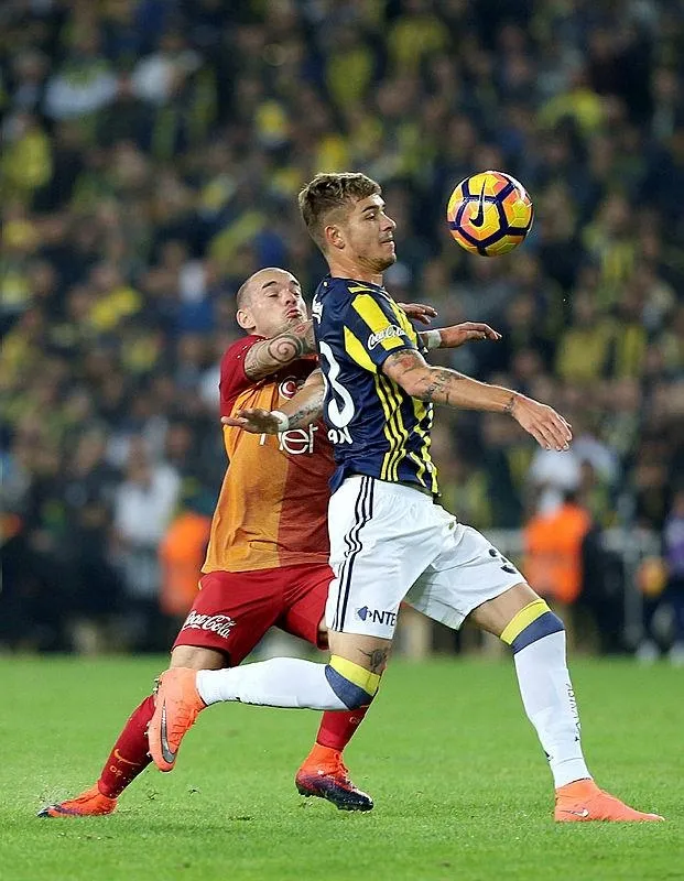 sneijderden-fenerbahce-itirafi-burak-yilmaz-soyledi-1726917236841.jpeg Wesley Sneijder, Fenerbahçe'ye 3 gol attı. (AA)