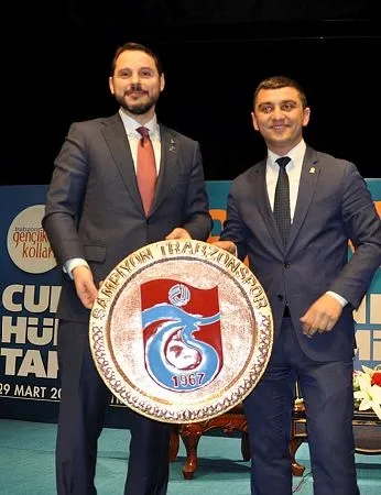 Bakan Albayrak gençlerle bir araya geldi-2