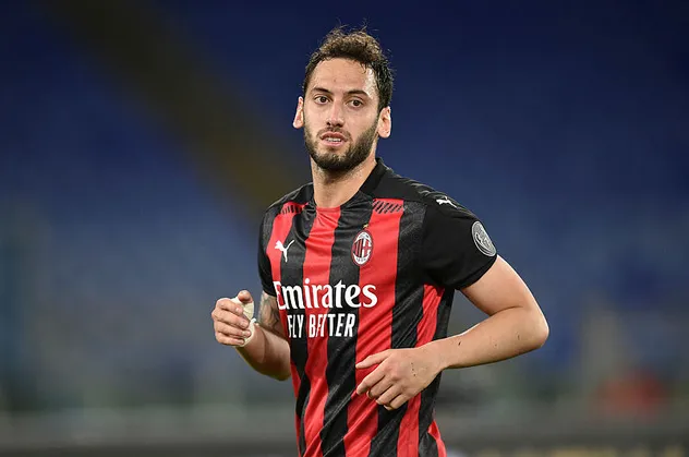 Hakan Çalhanoğlu'na Katar'dan reddedilmesi zor teklif