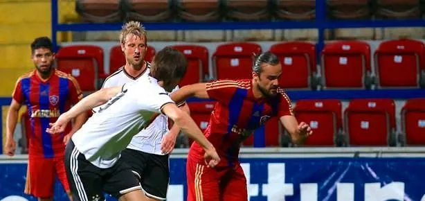 Açılışı sessiz yaptı