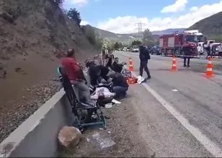 Bolu’da iki minibüs çarpıştı: 15 yaralı