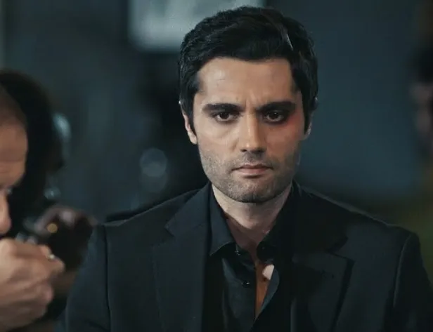 hirsiz-degil-bu-arsiz-edho-169-bolum-fragmaninda-alparslan-ve-kubilay-dusmana-kok-sokturuyor-1603729104925.jpg Hırsız değil bu arsız! EDHO 169. bölüm fragmanında Alparslan ve Kubilay düşmana kök söktürüyor-4