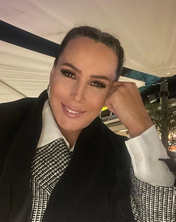 46lik-asenanin-son-hali-soke-edecek-ibrahim-tatlisesin-favori-oryantaliydi-yillar-kimseyi-affetmiyor-1700318078302.jpg İbrahim Tatlıses'in favori oryantaliydi! 46'lık Asena'nın son hali şoke edecek! "Yıllar kimseye acımıyor..."-4