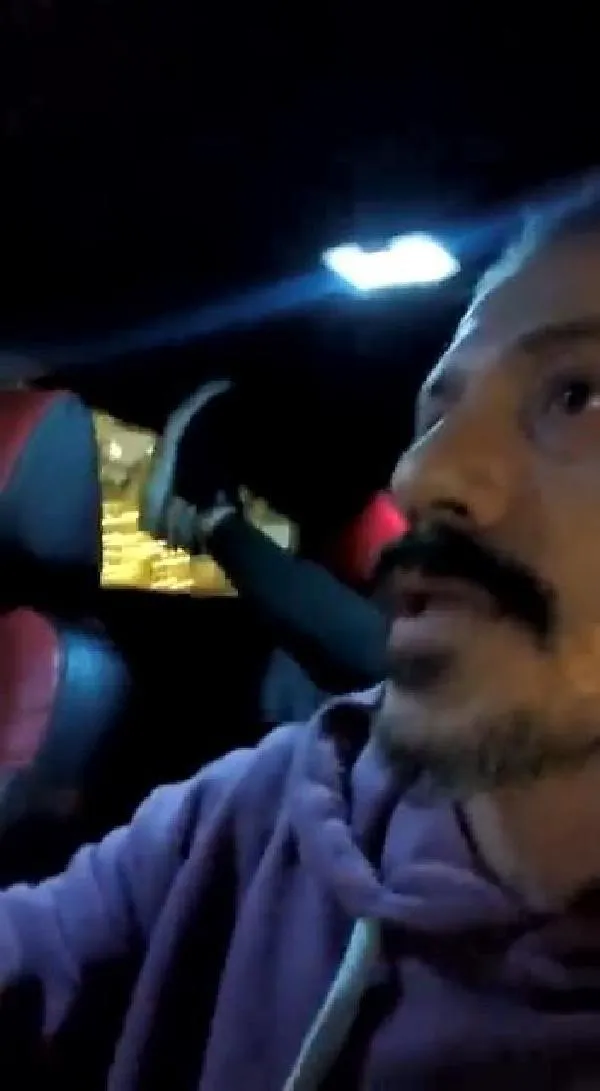 İstanbul'da akılalmaz olay! Direksiyon başındaki taksiciye yolcu tekmesi kamerada-4