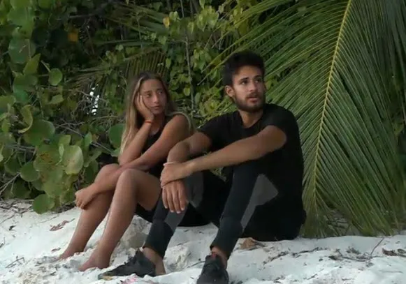 TV 8 Survivor'da aşk oyunları acı bitti Acun Ilıcalı'nın adamı bir bir ifşa etti! Batuhan Aleyna'nın defterini dürdü postalayacak-5