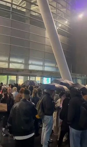 sariyerde-bulunan-istinye-park-avmde-korku-dolu-dakikalar-otoparktaki-arac-alev-aldi-her-yer-dumanla-kaplandi-1713640730695.jpeg Sarıyer'de bulunan İstinye Park AVM'de korku dolu dakikalar! Otoparktaki araç alev aldı her yer dumanla kaplandı-6