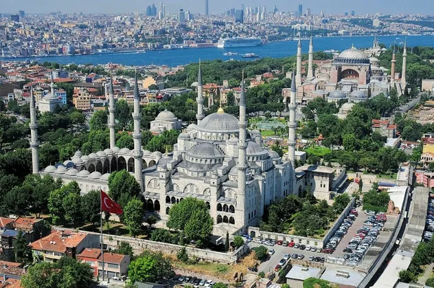 Ayasofya'nın ibadete açılmasına karşı çıkan CHP, Sultanahmet Camii’ni de kütüphane yapmak istemiş