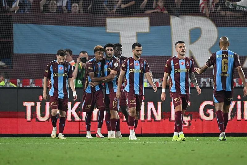 spor-yazarlari-trabzonspor-genclerbirligi-macini-yorumladi-1788761735845.jpeg Spor yazarları Trabzonspor'u yorumladı: "Gecenin parlayan yıldızı"-4