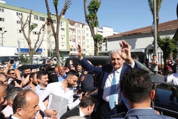 Binali Yıldırım'dan Bağcılar'da esnaf ziyareti-2