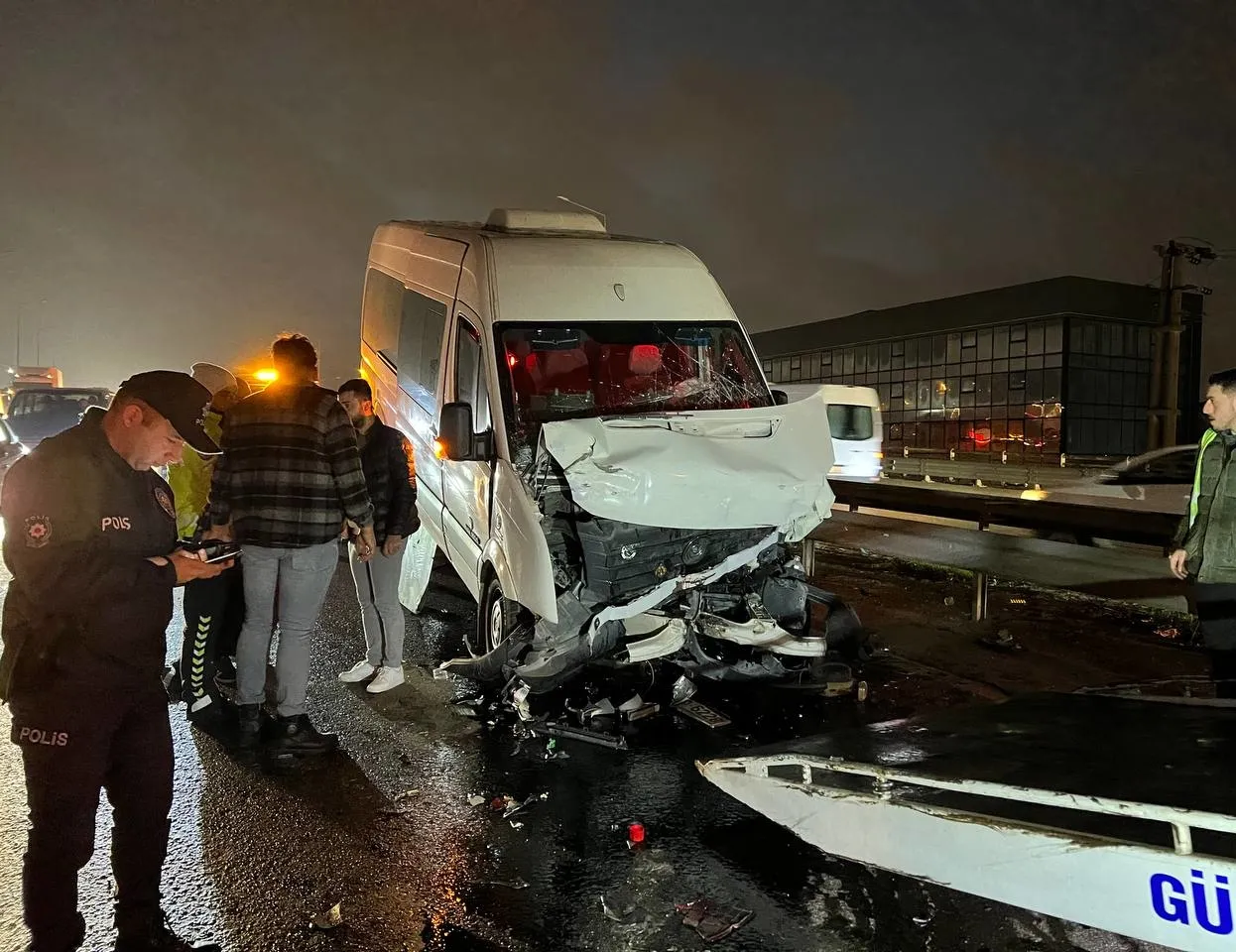 9 araç birbirine girdi: 1 yaralı