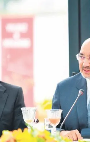 Yıldız Holding Başkanı Ali Ülker, Başkan Yardımcısı Mehmet Tütüncü ile birlikte açıklamalarda bulundu