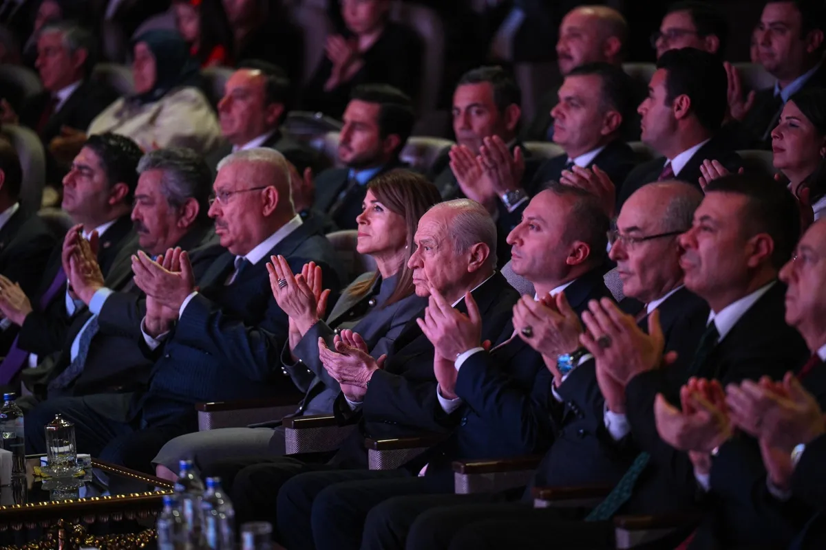 mhp-genel-baskani-devlet-bahceliden-bir-kez-daha-terorsuz-turkiye-cikisi-elimizi-degil-bedenimizi-tasin-altina-1779558406173.jpeg MHP Genel Başkanı Devlet Bahçeli'den bir kez daha Terörsüz Türkiye çıkışı: Elimizi değil bedenimizi taşın altına koyduk-6