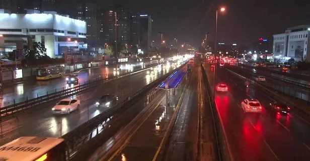 Beklenen yağış başladı! İstanbul yağmura teslim
