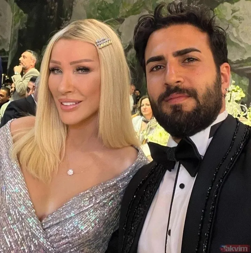 61lik-seda-sayanin-genclik-sirri-ne-tek-yontemle-20liklere-tas-cikariyor-esi-caglar-oktenle-yas-farki-olay-ola-1721904409929.jpeg Tek metotla 20 yaş gençleşiyor! 61'lik Seda Sayan'ın gençlik sırrı ne? Eşi Çağlar Ökten'le yaş farkı olay olmuştu! 'Her gece...'-8