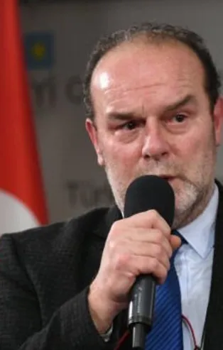 Son dakika: Binali Yıldırım'ın eşi Semiha Yıldırım'a hakaret eden İYİ Partili Levent Özeren'e tepkiler çığ gibi!