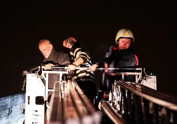 Son dakika... Fatih'te yangın! Ölü ve yaralılar var-4