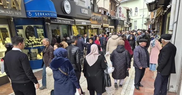 Altın düşer düşmez akın ettiler: Kuyumcularda çeyrek ve gram stokları tükenme noktasında