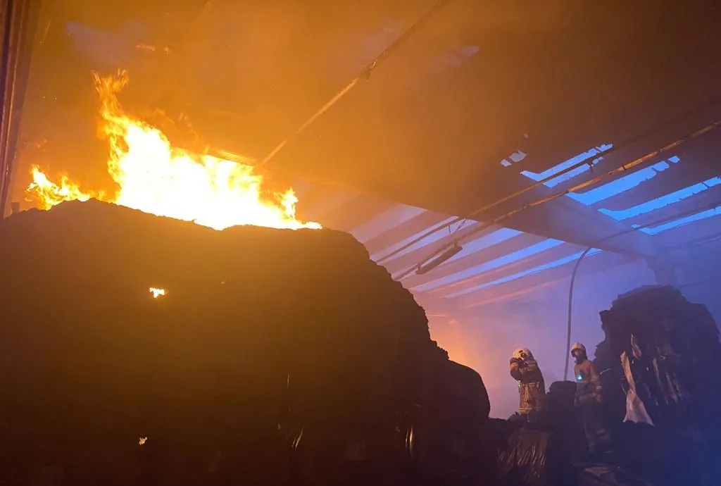 Alevler gökyüzünü kapladı!