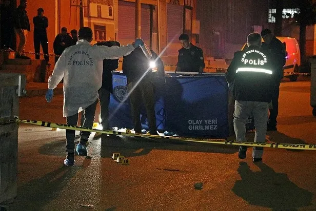 antalyanin-kepez-ilcesinde-kiz-meselesi-cikan-tartisma-kanli-bitti-1671057568014.jpeg Antalya'nın Kepez ilçesinde, 'kız meselesi' yüzünden çıkan tartışma kanlı bitti!-2