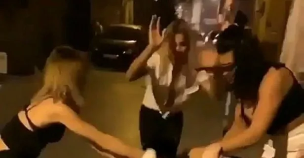 İzmir’de bir grup travesti tartıştıkları başka bir travestiyi öldüresiye dövdü