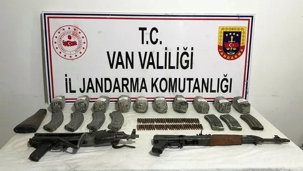 vanda-pkk-operasyonunda-uyusturucu-ve-silah-ele-gecirildi-1596964956394.jpg Son dakika: Van'da PKK operasyonunda uyuşturucu ve silah ele geçirildi-1