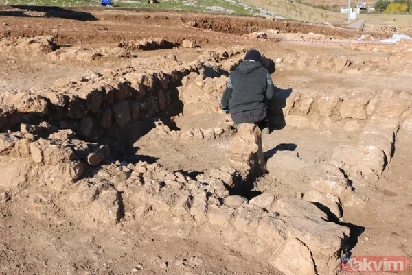 24 Mayıs'tan bu yana sürüyordu! Adıyaman'daki Pente Antik Kenti'ndeki kazılarda çok önemli bulgulara ulaşıldı - 11