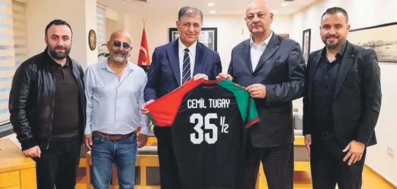 stat-bekliyor-kavga-buyuyor-1786062026186.jpeg CHP'li başkanlar arasında stat krizi! Karşıyaka Stadı Cemil Tugay ile Yıldız Ünsal'ı karşı karşıya getirdi-4
