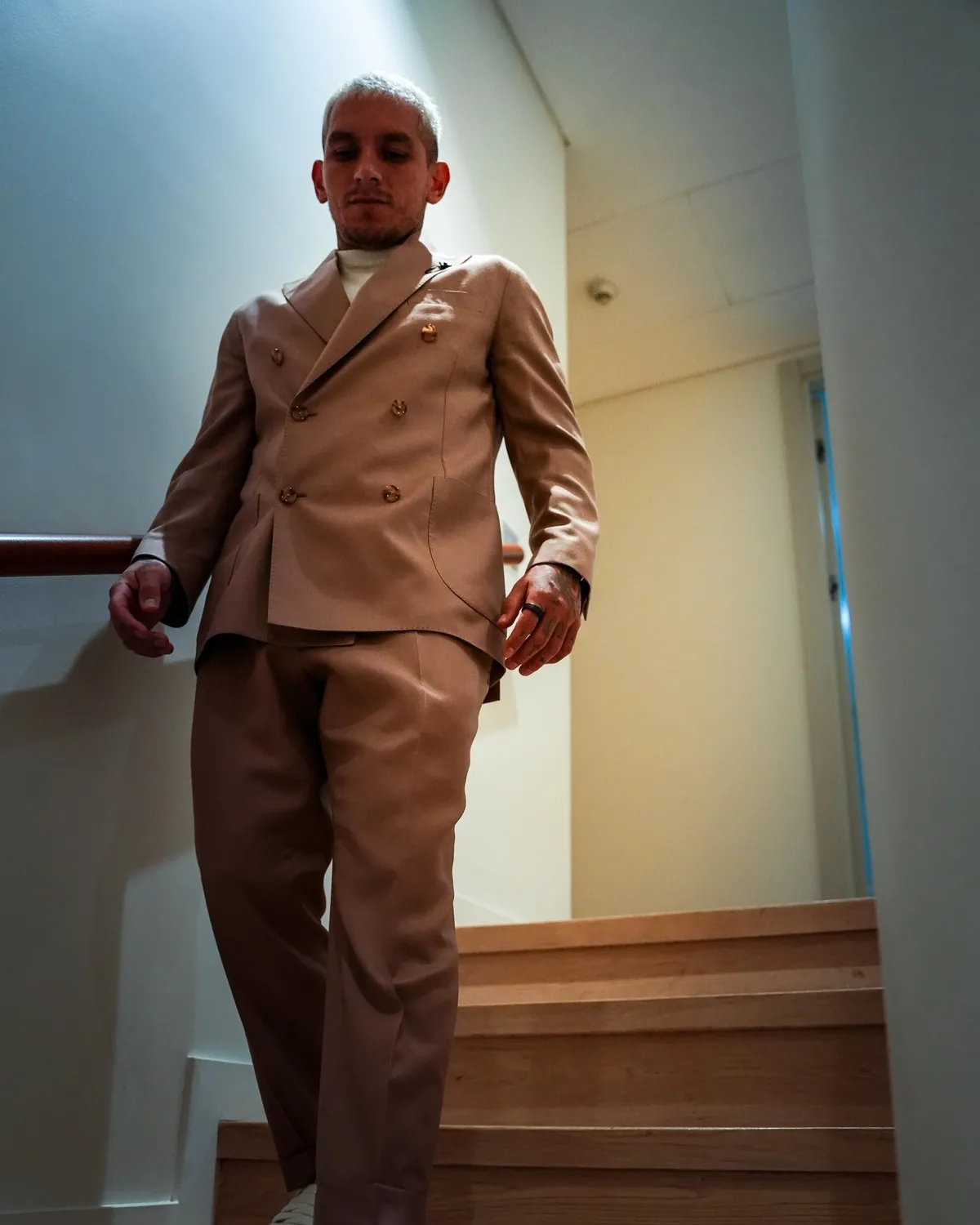 lucas-torreira-hastanedeki-cocuklari-ziyaret-etti-1784959017858.jpg Lucas Torreira'dan anlamlı ziyaret: “Hayatımın en büyük dersini aldım”-4