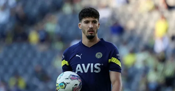 Altay Bayındır İngiltere'ye gitti