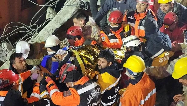1676239570655.jpeg Asrın felaketinde umut haberleri! 248. saatte mucize! 17 yaşındaki Aleyna Ölmez 11. günde enkazdan sağ çıktı-31
