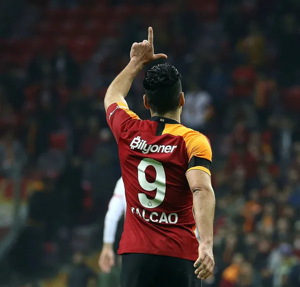 galatasaraya-piyango-falcaoya-katardan-teklif-geldi-1625775207407.jpg