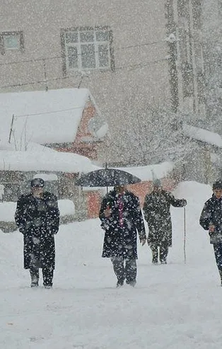 Haberler peş peşe geldi! O illerde okullar tatil