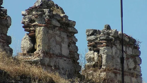 tarihi-kontoskalion-limani-kaderine-terk-edildi-bir-zamanlarin-en-buyuguydu-simdi-otopark-oldu-1629632489667.jpg Tarihi Kontoskalion Limanı kaderine terk edildi! Bir zamanların en büyüğüydü şimdi otopark oldu-3