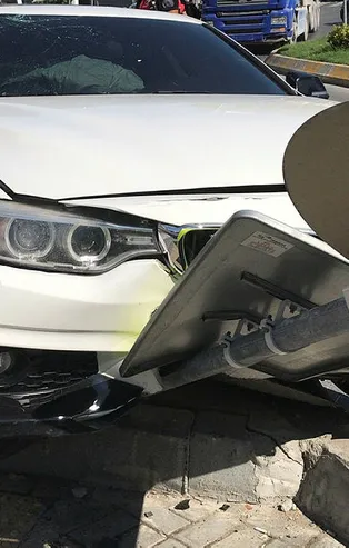 Polisten kaçarken refüje çıktı! Saniye saniye kaydedildi