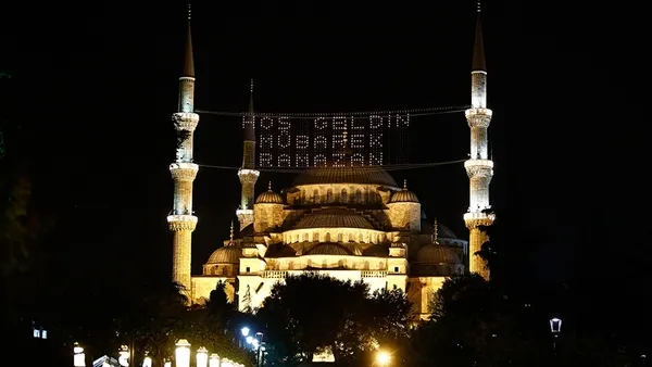 tam-kapanmada-bayram-namazi-kilinacak-mi-ramazan-bayraminda-camide-bayram-namazi-kilinacak-mi-1619793121276.jpg Tam kapanmada bayram namazı kılınacak mı? Ramazan Bayramı'nda camide bayram namazı kılınacak mı?-4