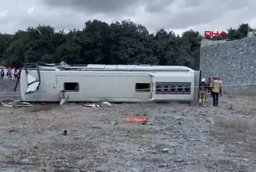 Eyüpsultan'da otobüs devrildi: 29 yaralı