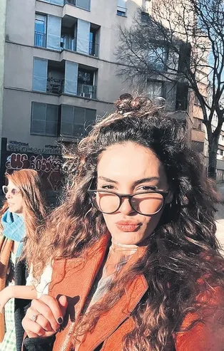 Destan'ın güzeli Ebru Şahin yeni yıla nişanlısı olmadan tek başına girdi! Cedi'nin özlemi ile...