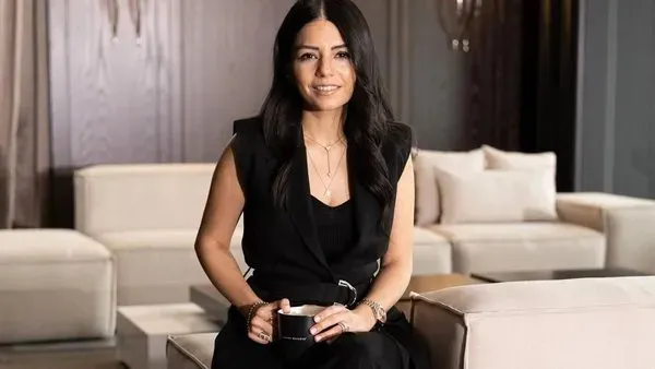 patiswiss-hangi-ulkenin-patiswiss-cikolata-kimin-sahibi-kim-elif-asli-yildiz-tunaoglu-kimdir-kac-yasinda-nerel-1713779766241.jpg Patiswiss hangi ülkenin, Patiswiss Çikolata kimin, sahibi kim? Elif Aslı Yıldız Tunaoğlu kimdir, kaç yaşında, nereli?-2