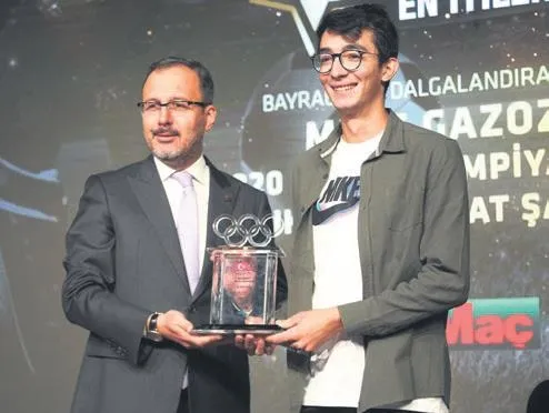 genclik-ve-spor-bakani-mehmet-muharrem-kasapoglu-turk-futbolunu-zirveye-tasiyacagiz-1635380218303.jpeg Gençlik ve Spor Bakanı Mehmet Muharrem Kasapoğlu: Türk futbolunu zirveye taşıyacağız-6