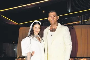 İrem Helvacıoğlu ve eşi Ural Kaspar çiftinin evlilikleri çıtırdıyor mu?