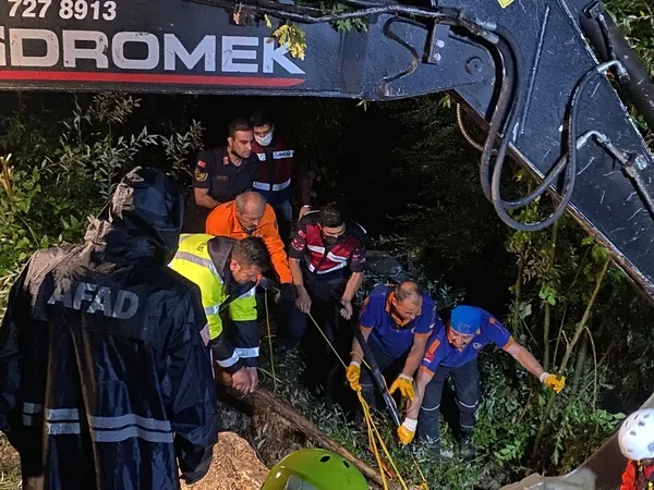 1625685942852.jpg Sel sularına kapılan yaşlı adamın cenazesine ulaşıldı-2