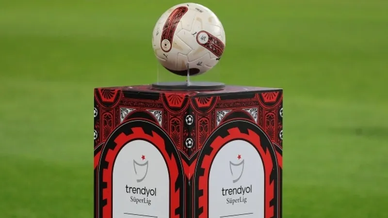super-ligde-2024-2025-sezonu-fiksturu-belli-oldu-iste-derbi-haftalari-1720703447514.jpg