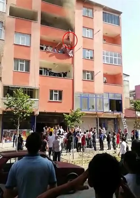 Ağrı'da can pazarı! Küçük çocukları böyle kurtardılar-2