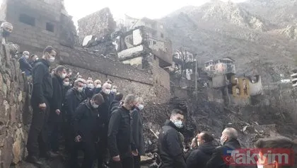 İçişleri Bakanı Süleyman Soylu ve Çevre ve Şehircilik Bakanı Murat Kurum 60 hanenin yandığı Dereiçi Köyü’nde